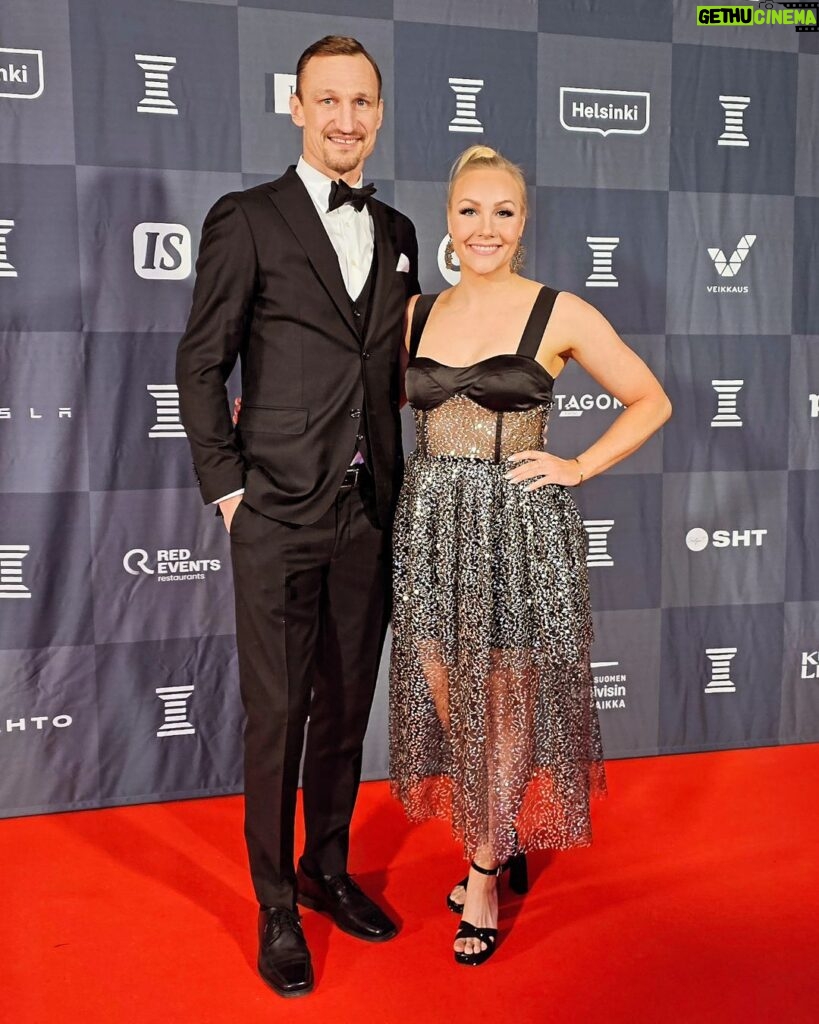Emma Kimiläinen Instagram - Special night ✨ Sami was selected to the Finnish Sports hall of fame at @urheilugaala ! Quite rightly so 😏 Proud of you @samihyypia4 🩷 Congratulations to all other winners and to @laurimarkkanen for being selected as the athlete of the year in Finland! #urheilugaala #sportsgala #halloffame