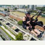 Enzo Palumbo Instagram - When you robbing a bank with a cop lol !!!! #ickys 💰 Let’s goooo tune in tonight 9:30 pm eastern @cbstv @thechallenge Buenos Aires, Argentina