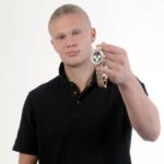 Erling Haaland Instagram - Look who made Breitling’s nice list. #breitling #navitimer #unboxing