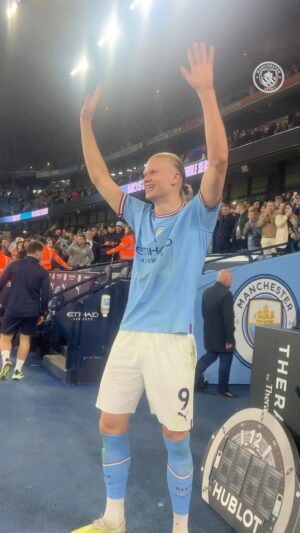 Erling Haaland Instagram - Guard of honour for the @premierleague record-breaker! 🙌