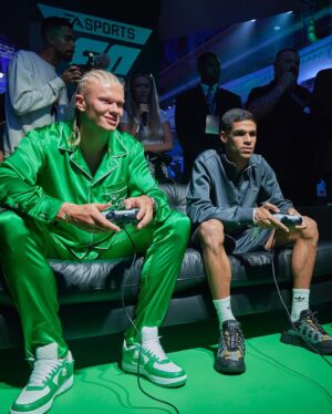 Erling Haaland Instagram - Great fun working alongside the @easportsfc team today 😀 #FC24