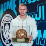Erling Haaland Instagram - Such an honor to receive this award. Thank you very much for it 👊🏻🏆@TuttoSport @goldenboyawards #GoldenBoy2023