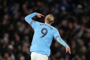 Erling Haaland Instagram - The right response 🤝 🔵 #mancity
