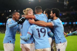 Erling Haaland Instagram - The right response 🤝 🔵 #mancity