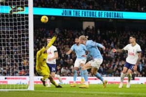 Erling Haaland Instagram - The right response 🤝 🔵 #mancity