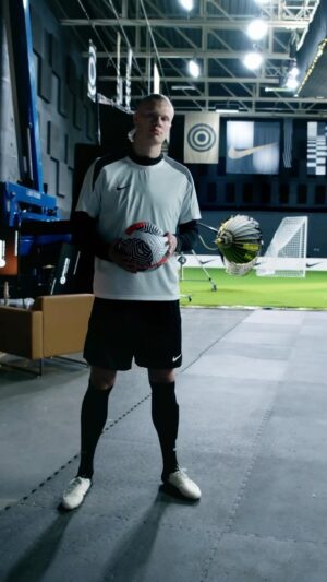 Erling Haaland Instagram - 👀🎯 @NikeFootball