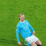 Erling Haaland Instagram - Securing the brace! ✌️