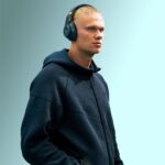 Erling Haaland Instagram - Don't take these off @beatsbydre #BeatsStudioPro