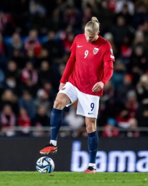 Erling Haaland Instagram - It’s now time to reflect, work on what went wrong and make sure we improve for the future challenges. Thanks to everyone who supported us last night 🙏🏻🇳🇴