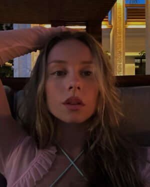 Ester Expósito Instagram - ✰estrellita de madrugada✰