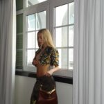 Ester Expósito Instagram - @etro