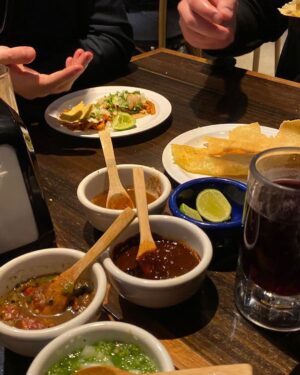 Ester Expósito Instagram - esto empieza ya ➶ 💚 y por supuesto se celebró con mezcal (◕‿◕❀)