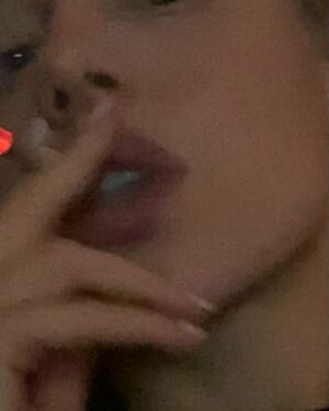 Ester Expósito Instagram - no hay tiempo para dormir🥛