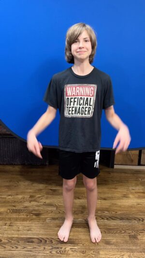 Ethan Thomas Jung Instagram - Fight Song 🎵 This is what is learned in ASL this semester ❤️ 

#asl #americansignlanguage #signlanguage #fightsong #rachelplatten #song #music #good #happy #learning #teenager #positive #uplift #goodvibes #nevergiveup