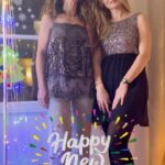 Fabienne Carat Instagram - Avec la santé, des envies, de l’amour et de la bonne humeur tout devrait bien se passer. Très belle et heureuse année 2024 à tous 🫶🥂🌟 @carole_carat #bonneannée #happynewyear