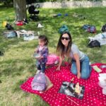 Fabienne Carat Instagram - 43 secondes 🎹 … parfois il faut attendre 43 secondes, 43 jours, 43 années pour trouver ce bonheur et se dire que l’on a envie de le garder un peu plus longtemps près de soi ❤️ Photo @carole_carat Parc Sainte-Périne