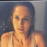 Fabienne Carat Instagram - Il y a des tournages d’aventures qui te font vivre des aventures physiques et aussi sillonner des chemins intérieurs… Merci à cette grande et belle équipe métropolitaine et réunionnaise pour leur accueil, gentillesse et professionnalisme bien sûr. Merci à tous les techniciens qui ont fait un travail de Warriors, aux régisseurs souriants et courageux, à mes partenaires @elisetielrooyoff @xavierdeluc @francksemoninofficiel @elodievarletofficiel @isabellevitari @sitrukolivier … et à ma productrice que j’aime tous d’amour. Merci à toute l’équipe de prod et au HMC magique qui nous ont soutenus indéfectiblement. Merci à tous ceux qui nous ont logés, à la cantine toujours au top et à tous ceux que l’on a croisé pour leurs sourires 🙏❤️ Et merci à @ans_brasil et @maquillagepermanentsamanthaj pour le lissage et les sourcils 🙏🙏 ça nous a tellement facilité la vie 💘👏 Ile De La Reunion