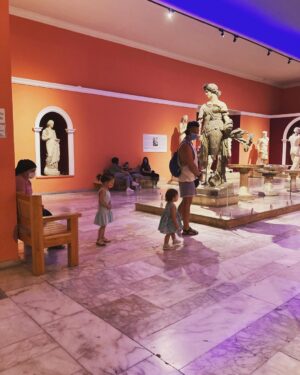Feride Çetin Instagram - Müzede bir gece 🏛#TheNightattheMuseum #hayathanımharikalardiyarında