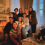 Feride Çetin Instagram - Şömine yanar deliler taranır #ekibingüzelliği @fulyamsar @beyzanurgunesen @serifeuur @dilektasidizisi Göktürk, Istanbul, Turkey