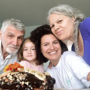 Feride Çetin Instagram - Bana sevmeyi öğreten ailemle… #HoşgeldinYeniYaşım