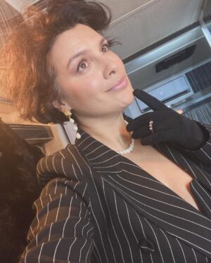 Feride Çetin Instagram - Yeşilçam filmlerine tutkun kaç kisiyiz? Ha bu arada hosgeldin Fatma☯️ @dilektasidizisi @pastelfilmtv @ozlemgulbirmanagement @kanald