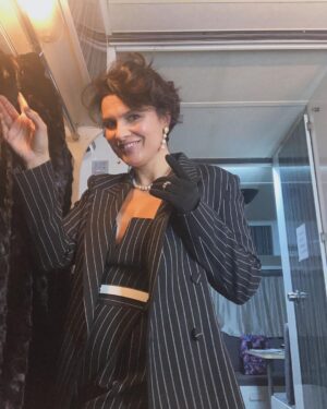 Feride Çetin Instagram - Yeşilçam filmlerine tutkun kaç kisiyiz? Ha bu arada hosgeldin Fatma☯️ @dilektasidizisi @pastelfilmtv @ozlemgulbirmanagement @kanald
