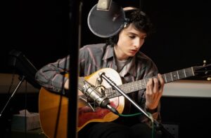 Finn Wolfhard Instagram - Check my IG story for an @nytimes article about a new genre invented by Jesse Eisenberg and @audible that I am thrilled to be a part of.  @kaitlyndever and the rest of this team and process are a little bit mind blowing, so please read the article and listen to the audio samples to hear and see what we did.  Full length out Tuesday on @audible!