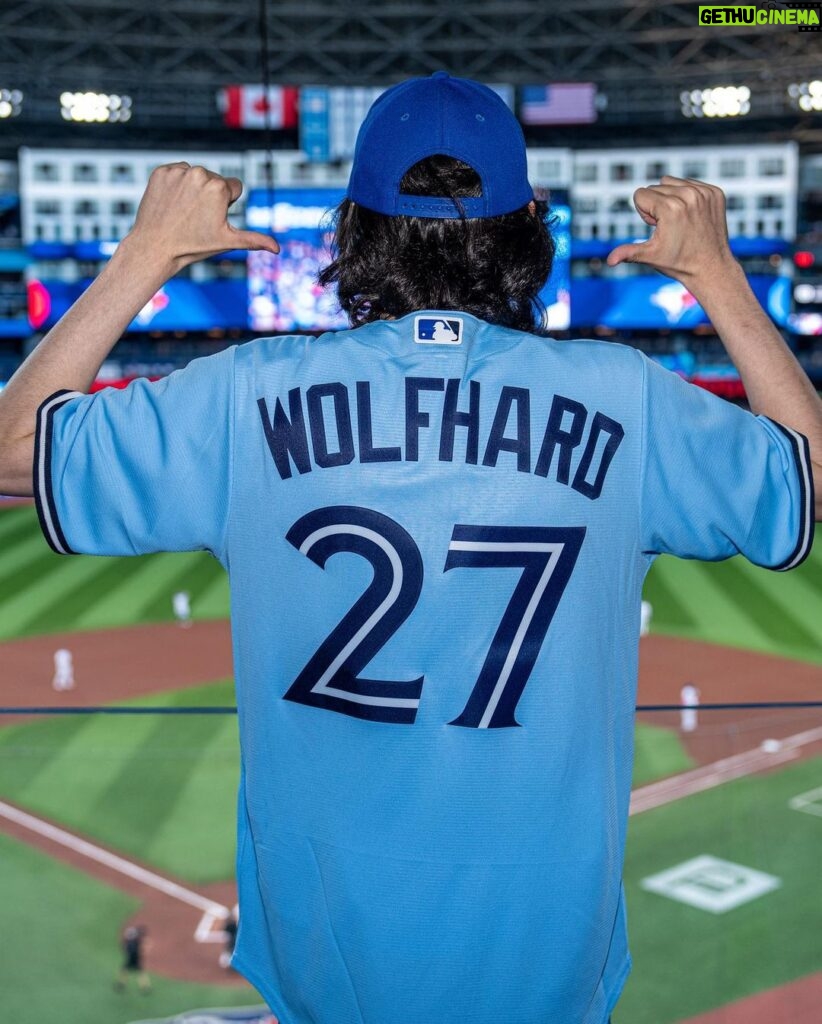 Finn Wolfhard Instagram - Nothing strange about this💙🇨🇦⚾ Thanks to lifelong #BlueJays fan Finn Wolfhard for joining us!
