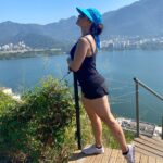 Franciely Freduzeski Instagram - Parece fácil né?! Perfeito. Mas não é. Hj uma senhora de mais de 70 anos me disse:” jamais iria imaginar que vc com esse corpão, com esse rosto, elasticidade, com essa idade tem fibromialgia. Ninguém vê. Em mim da para ver que tenho problemas. Já tenho idade. Melhorei muito depois da atividade física, não conseguia levantar da cama, de tanta dor. Agora Vou lembrar de vc todos os dias.” Pois é… Nem tudo que reluz é ouro, cuidado ao pensar que a vida é fácil, fácil é julgar antes de saber ao certo o motivo pelo qual o brilho do sorriso se esconde. 🦋🙏🏻🦾#whatalife #fibromialgia #saúde #love #disciplina #fé ❤️❤️ Parque Da Catacumba - Lagoa