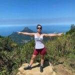 Franciely Freduzeski Instagram - Difícil é não tentar nada. #whatalife #fibromialgia #fibromyalgia #natureza #paz #amor❤ #amigos #cura #riodejaneiro #trilhas #picodatijuca Pico da Tijuca