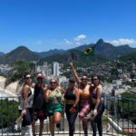 Franciely Freduzeski Instagram - “Moro num país tropical, abençoado por Deus E bonito por natureza (mas que beleza) Em fevereiro Tem carnaval Eu tenho um fusca e um violão Sou Flamengo Tenho uma nêga Chamada Tereza… Mas que beleza “ #amor#mudancadehabitos #trilha #fibromialgia #cura #amigos whatalife #love #natureza #riodejaneiro 🦋🚀🚲🚐💃🏻🕺🏻🐠🌝🌻🌞🌏 Forte Duque de Caxias - Forte do Leme