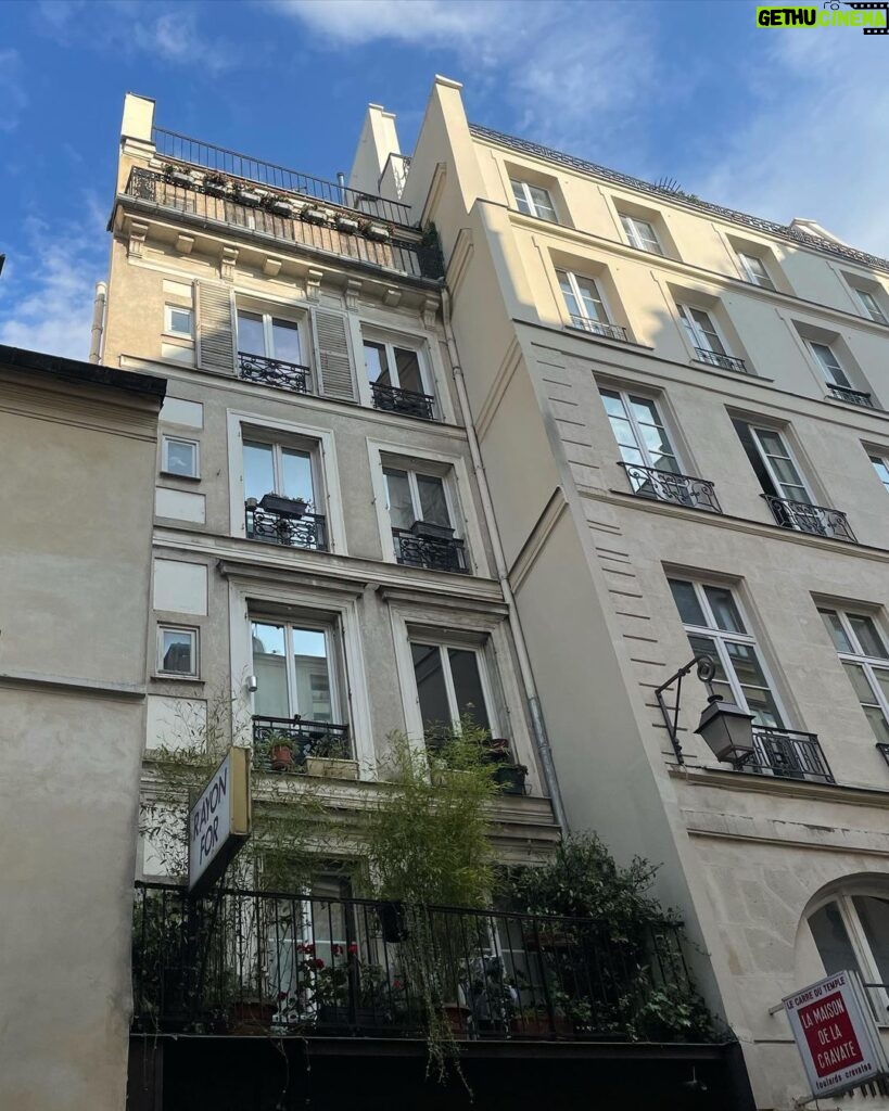 Francisco Soares Instagram - 2 faguettes in paris part 1 🥖 Paris, France