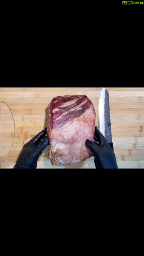 Frank Camacho Instagram - Smoked prime rib roast, lovin’ my new Pripåra Japanese style “kiritsuke” knife from @bladesbycrank, thanks @frankthecrank!! #carnivore #keto #knives #primerib