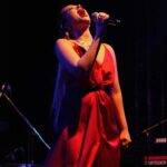 Gülçin Ergül Instagram – Lady in reddd is singing for you. 💃🏼

Fotoğraf: @kiarmin
Styling: @jefirt
Saç-Makyaj: @royasarvari_beauty
Elbise: @happytowear_ 
Ayakkabı: @ilvi_official

@hazalcrowley @duygugzbyk