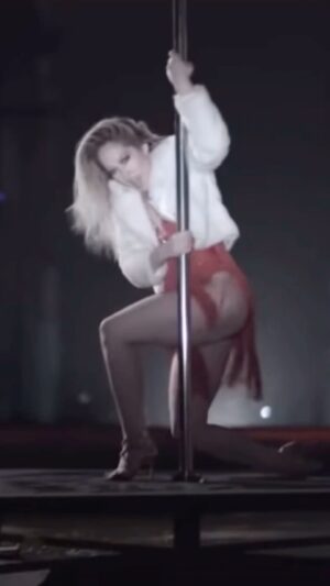 Gülçin Ergül Instagram - Bir Tanecik Aşkım 💃🏼 #Banger