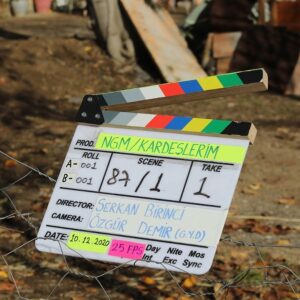 Güzin Alkan Instagram - @kardeslerimdizi @ngmediatv @nazlihepturk @serkanbirinci @resulozkaya @duyguylmzzzz @atvturkiye ilk set günü hayırlı olsun 🎈🎈🎈💐💐💐 #kardeşlerimdizi #atv #güzinalkan