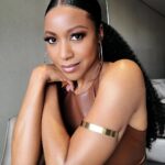 Gabrielle Dennis Instagram – My thoughts in pictures:

#1 “What you mean you haven’t watched The Big Door Prize yet?”

#2 “Oh, my bad, you have been watching?”

#3 “Awww, thanks for watching”

#4 “I’m looking forward to watching the last 4 episodes and season 2 that’s on the way”

Honestly, I was likely thinking about lunch in each of these BUT a pretty cool and cheesy way to post late pics from #TheBigDoorPrize #DeadlineContenders 🤪 

#TheBigDoorPrize streaming now @appletv 🦋💙
