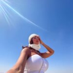 Gabrielle Marion Instagram – Il faisait chaud. En revenant, on a mis nos maillots 🥵🐫
#egypt #desert Desert, Red Sea, Egypt