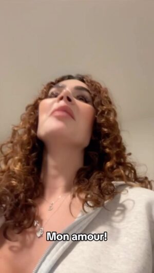 Gabrielle Marion Instagram - Je devais faire la joke 👀😂🤡 #trans #littlemermaid #humour