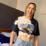 Gal Gadot Instagram - Jump 🛏️😜🤸‍♀️