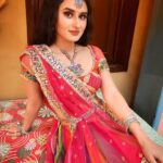 Garima Parihar Instagram - Magic of #candid . . #ootd #instagram #photooftheday #pictureoftheday #love Mumbai, Maharashtra