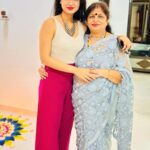 Garima Parihar Instagram - Family ❤️ . . . #ootd #photooftheday #diwali #celebration #instaday #instagood #2023 #family Mumbai, Maharashtra