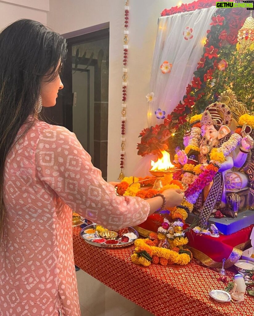 Garima Parihar Instagram - "May the blessings of Lord Ganesha fill your life with joy and prosperity. Happy Ganesh Chaturthi!" 🙏🐘 Mumbai, Maharashtra