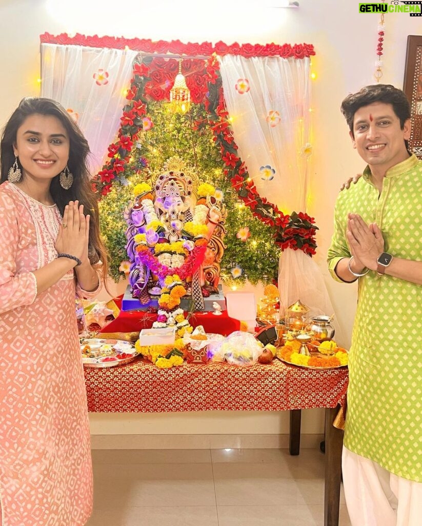 Garima Parihar Instagram - "May the blessings of Lord Ganesha fill your life with joy and prosperity. Happy Ganesh Chaturthi!" 🙏🐘 Mumbai, Maharashtra