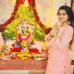 Garima Parihar Instagram - "May the blessings of Lord Ganesha fill your life with joy and prosperity. Happy Ganesh Chaturthi!" 🙏🐘 Mumbai, Maharashtra