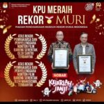 Garin Nugroho Instagram - Film Kejarlah Janji : Rekor muri menonton bareng pesantren hingga goes to campus , Belanda hingga Dubai , berbagai kabupaten di Indonesia . Jalan panjang KPU menggelar civic education untuk Pemilu Bermartabat di tengah Riuh Politik Indonesia @filmkejarlahjanji @kpu_ri @ibnujamilo @mincrut @shenacinnamon @bimazeno @terewd_ @asriunipradipta @jabangbayi @rinadamayanti23 @anakfilm @rinadamayanti23 @ong.hariwahyu @ifdclub