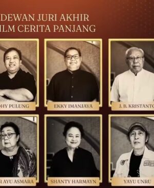 Garin Nugroho Instagram - FESTIVAL FILM INDONESIA, LEBIH 60O BERBAGAI JENIS FILM DAN LEBIH DARI I00 KRITIK FILM .Menjelang malam anugrah 14 november . Tahun terkahir periode 2021 -2023  sebagai Ketua Komite penjurian FFI ( gmbr : bersama anggota dewan juri akhir film cerita panjang dan foto anggota juri akhir FFI ) . Sebuah tugas tidak mudah  dng lebih dari 600 berbagai jenjs film terseleksi dan 100 lebih kritik film .Tugas komite penjurian adalah mengawal prosedur , memfasilitasi , menjaga proses penjurian menjadi demokratis , dari administrasi hingga Diskusi proses penjurian akhir oleh Anggota Dewan Juri , baik film cerita panjang ( 75 film ) film pendek ( 336 film ), animasi ( 35 film ) , dokumenter ( 140 )hingga Kritik film ( 101 ) . Penjurian dilakukan bertahap , diawali  tahap nominasi dng metode voting oleh asosiasi dan anggota akademi citra ( para peraih citra ), dipuncaki dengan pemilhan karya terbaik oleh anggota dewan juri akhir terpilih dengan menekankan diskusi dan argumentasi. Pada Film cerita , ketua komite penjurian bertindak sebagai moderator , tanpa mempunyai hak suara , namun menjaga diskusi antar anggota dewan juti akhir berlangsung argumentatif , partisipatif dan adil layaknya proses demokrasi. Seluruh proses dilakukan di depan  akuntan publik. Terimakasih  team komite penjurian dan juri atas kerjakerasnya🙏 @festivalfilmid @naziracnoer @ekkyij @shoosugar @yayuunru @shantyharmayn @putrimarino @lukmansrd @lg_aw @emiraem @raihaanun @andhypulung @ong.hariwahyu @dirasugandi @amandarawles @arieltatum @gisel_la @monitatahalea @widimulia @sitanursanti @miaismi11 @nadiemmakarim @frankamakarim