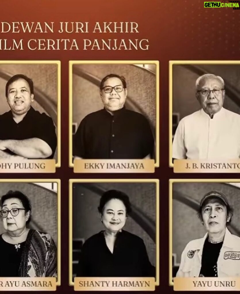 Garin Nugroho Instagram - FESTIVAL FILM INDONESIA, LEBIH 60O BERBAGAI JENIS FILM DAN LEBIH DARI I00 KRITIK FILM .Menjelang malam anugrah 14 november . Tahun terkahir periode 2021 -2023 sebagai Ketua Komite penjurian FFI ( gmbr : bersama anggota dewan juri akhir film cerita panjang dan foto anggota juri akhir FFI ) . Sebuah tugas tidak mudah dng lebih dari 600 berbagai jenjs film terseleksi dan 100 lebih kritik film .Tugas komite penjurian adalah mengawal prosedur , memfasilitasi , menjaga proses penjurian menjadi demokratis , dari administrasi hingga Diskusi proses penjurian akhir oleh Anggota Dewan Juri , baik film cerita panjang ( 75 film ) film pendek ( 336 film ), animasi ( 35 film ) , dokumenter ( 140 )hingga Kritik film ( 101 ) . Penjurian dilakukan bertahap , diawali tahap nominasi dng metode voting oleh asosiasi dan anggota akademi citra ( para peraih citra ), dipuncaki dengan pemilhan karya terbaik oleh anggota dewan juri akhir terpilih dengan menekankan diskusi dan argumentasi. Pada Film cerita , ketua komite penjurian bertindak sebagai moderator , tanpa mempunyai hak suara , namun menjaga diskusi antar anggota dewan juti akhir berlangsung argumentatif , partisipatif dan adil layaknya proses demokrasi. Seluruh proses dilakukan di depan akuntan publik. Terimakasih team komite penjurian dan juri atas kerjakerasnya🙏 @festivalfilmid @naziracnoer @ekkyij @shoosugar @yayuunru @shantyharmayn @putrimarino @lukmansrd @lg_aw @emiraem @raihaanun @andhypulung @ong.hariwahyu @dirasugandi @amandarawles @arieltatum @gisel_la @monitatahalea @widimulia @sitanursanti @miaismi11 @nadiemmakarim @frankamakarim