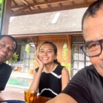 Garin Nugroho Instagram - Keindahan sederhana, ngobrol santai menjelang Jaff dengan Putriku ( Kamila Andini ) dan mantu ( Ifa Ifansyah ) ditemani gembus, tempe, tape , mie kampung dan teh , selepas joging plaosan @jaffjogja @ajishdibyo @ruangbasbeth @angginoen @rinadamayanti23 @shoosugar @budi.irawanto @kamilandini @ifa_isfansyah @ciklornatee @dainsaid @pritttimothy_ @b.paningron @whanidarmawan @rukmanrosadi_ @timobros @laurabas @putrimarino @happysalma @shantyharmayn @mahendrabudaya @hilmarfarid @alex.sihar @therealdisastr @ibnujamilo