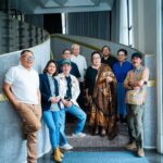 Garin Nugroho Instagram - FESTIVAL FILM INDONESIA, LEBIH 60O BERBAGAI JENIS FILM DAN LEBIH DARI I00 KRITIK FILM .Menjelang malam anugrah 14 november . Tahun terkahir periode 2021 -2023 sebagai Ketua Komite penjurian FFI ( gmbr : bersama anggota dewan juri akhir film cerita panjang dan foto anggota juri akhir FFI ) . Sebuah tugas tidak mudah dng lebih dari 600 berbagai jenjs film terseleksi dan 100 lebih kritik film .Tugas komite penjurian adalah mengawal prosedur , memfasilitasi , menjaga proses penjurian menjadi demokratis , dari administrasi hingga Diskusi proses penjurian akhir oleh Anggota Dewan Juri , baik film cerita panjang ( 75 film ) film pendek ( 336 film ), animasi ( 35 film ) , dokumenter ( 140 )hingga Kritik film ( 101 ) . Penjurian dilakukan bertahap , diawali tahap nominasi dng metode voting oleh asosiasi dan anggota akademi citra ( para peraih citra ), dipuncaki dengan pemilhan karya terbaik oleh anggota dewan juri akhir terpilih dengan menekankan diskusi dan argumentasi. Pada Film cerita , ketua komite penjurian bertindak sebagai moderator , tanpa mempunyai hak suara , namun menjaga diskusi antar anggota dewan juti akhir berlangsung argumentatif , partisipatif dan adil layaknya proses demokrasi. Seluruh proses dilakukan di depan akuntan publik. Terimakasih team komite penjurian dan juri atas kerjakerasnya🙏 @festivalfilmid @naziracnoer @ekkyij @shoosugar @yayuunru @shantyharmayn @putrimarino @lukmansrd @lg_aw @emiraem @raihaanun @andhypulung @ong.hariwahyu @dirasugandi @amandarawles @arieltatum @gisel_la @monitatahalea @widimulia @sitanursanti @miaismi11 @nadiemmakarim @frankamakarim